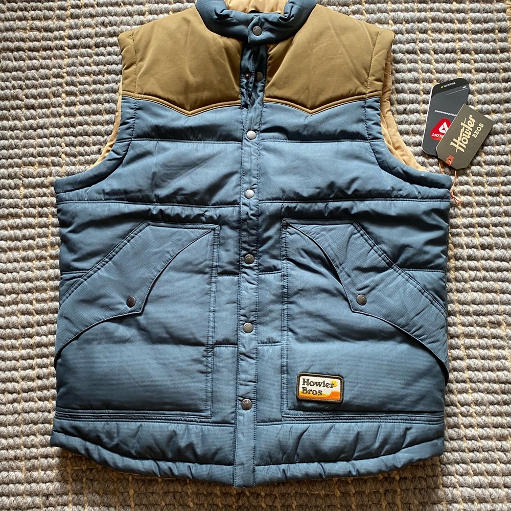 Howler vest